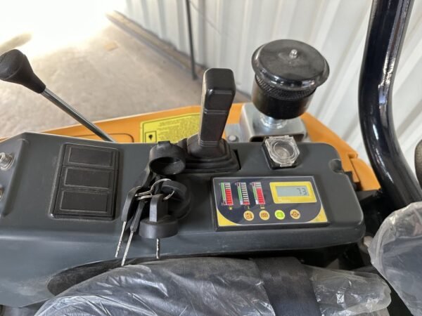 Mini pelle TERRA CS24.R – Image 12